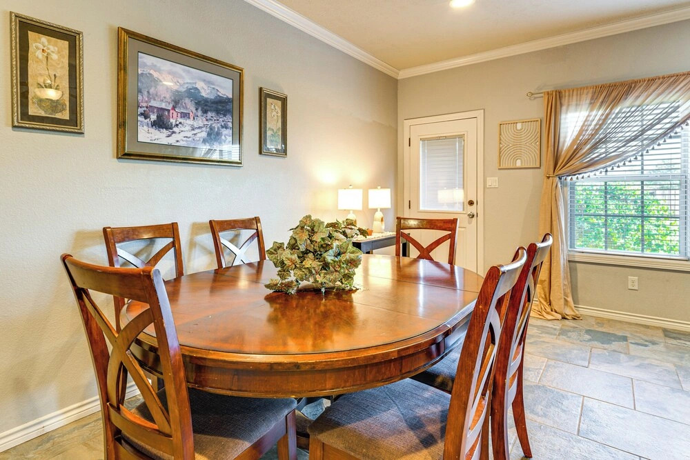 Spacious & Family-friendly! Tamu Townhome w/ Yard