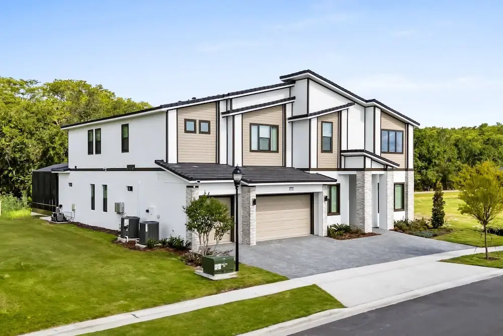 Brand New Modern State of the Art Home Sleeps 31