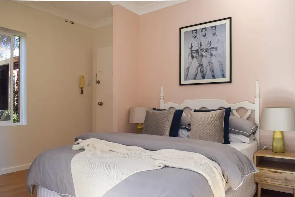 Sun-drenched 1 Bed Studio Apartment In Newtown