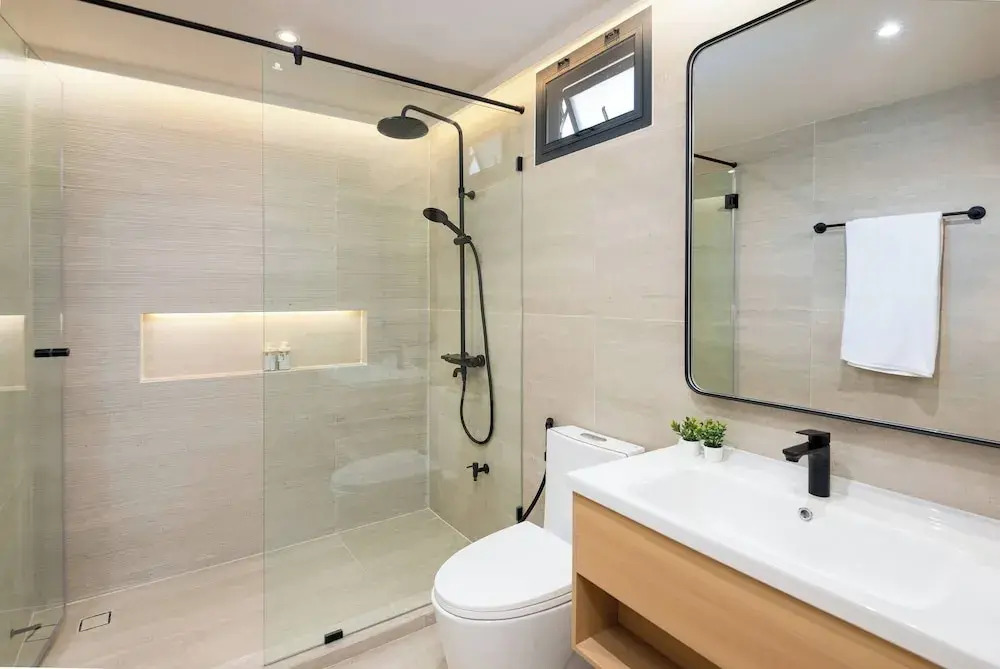 Stylish 5BR Poolhouse & Theater 2mins to BTS