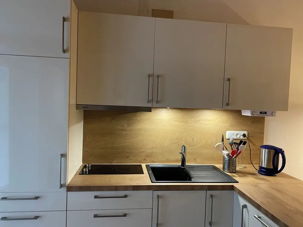 Stylish Apartment With Modern Amenities and Scenic Views