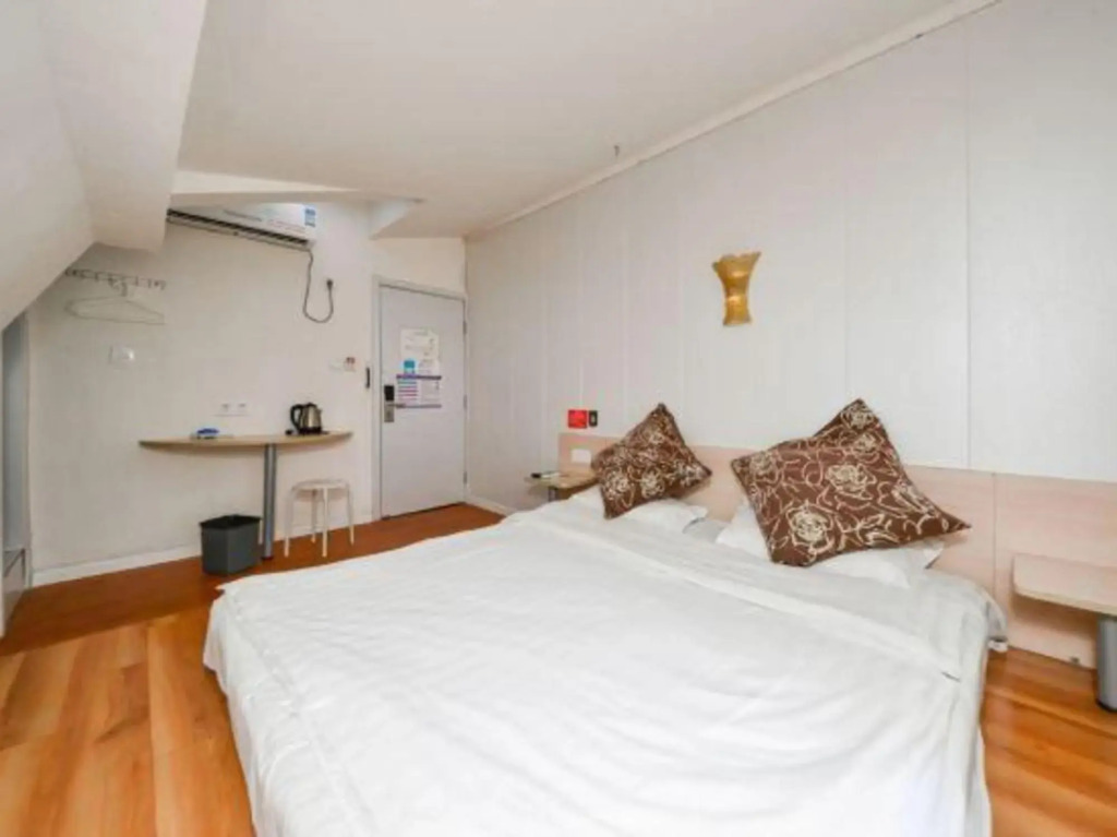 K155 hotel chain (Shanghai University Town store）)