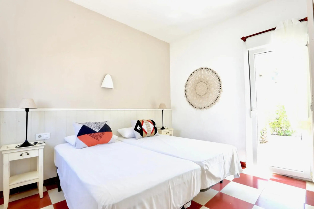Urbanización El Oasis, 20 Villas en 1ª Línea Playa