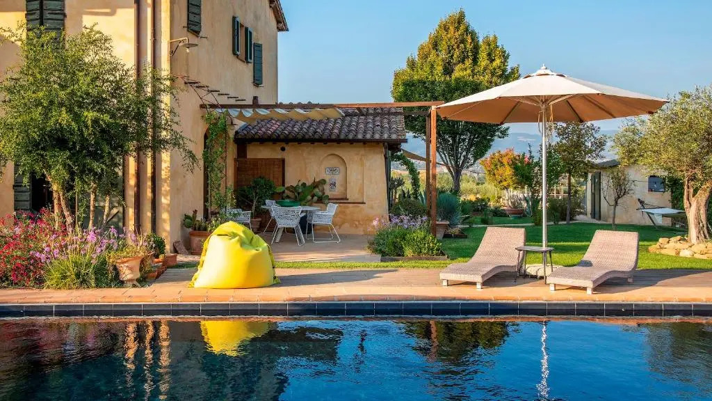 CASALE SANTA LUCIA 8&2, Emma Villas