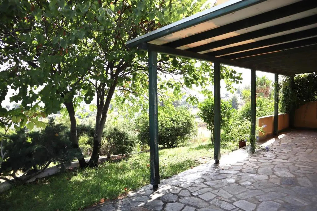 Spacious Holiday House with Shared Pool