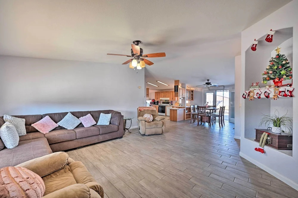 Yuma Vacation Rental w/ Yard & Grills