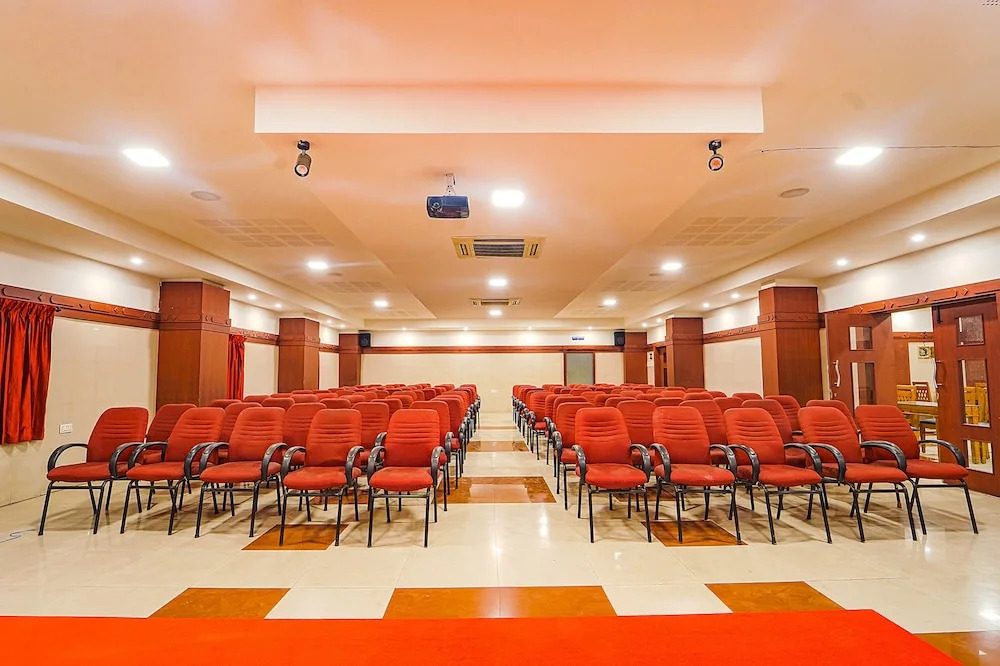 Fabhotel Skyry I