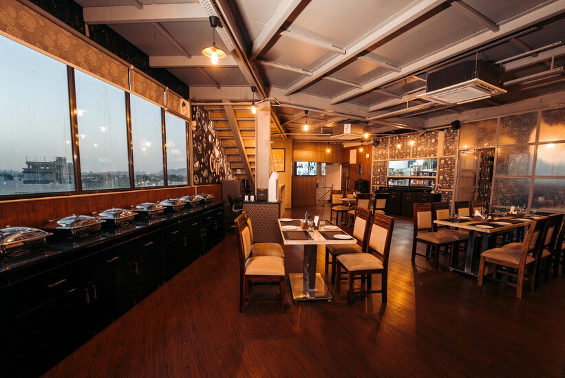 Kaki Hotel & Roof Top Restaurant