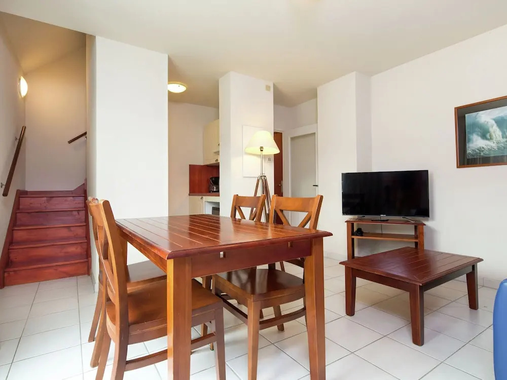 Marine Apartment With Dishwasher in Harbor Town