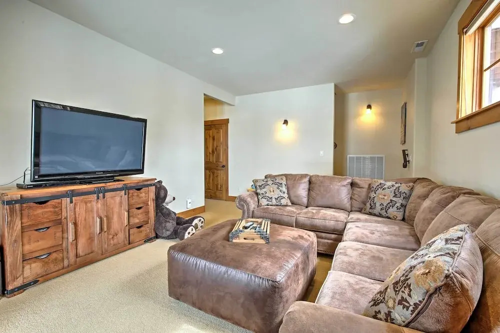 3 Mi to Granby Ranch: Family-friendly Home