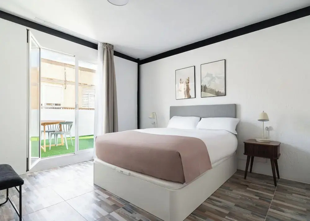 Limehome Almeria Hernan Cortes