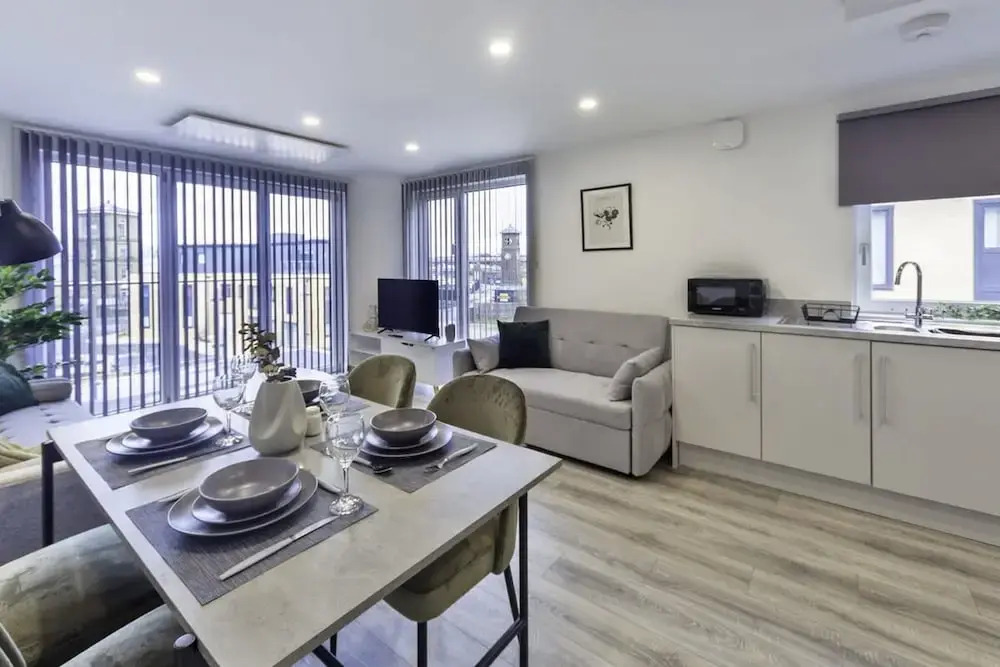 Stylish & Modern Flat 2 Min Walk To Ashford Outlet