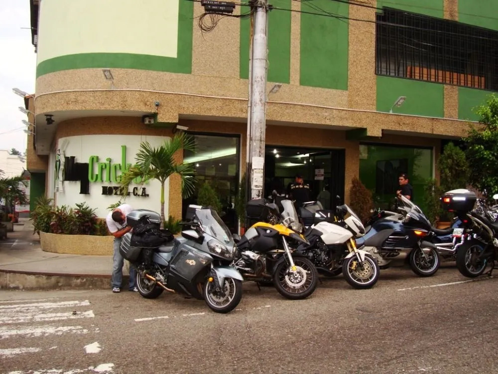 Mon Cricket Hotel