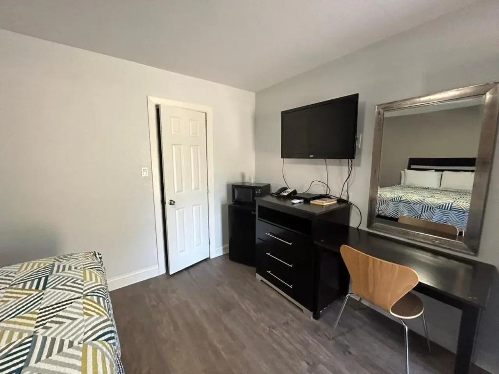 Executive Inn