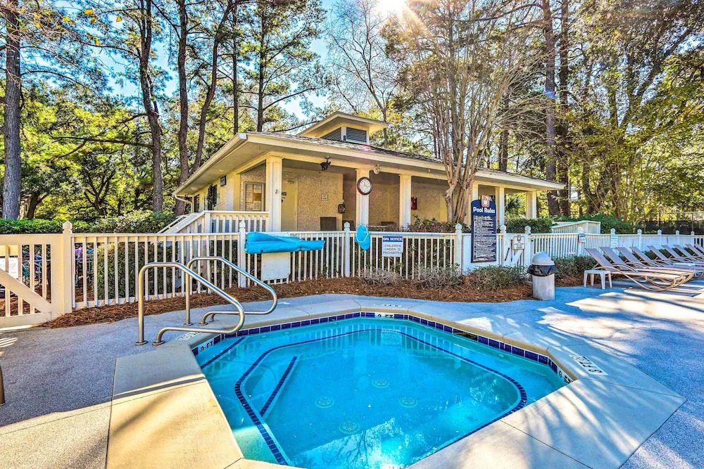 Fiddlers Cove 18B