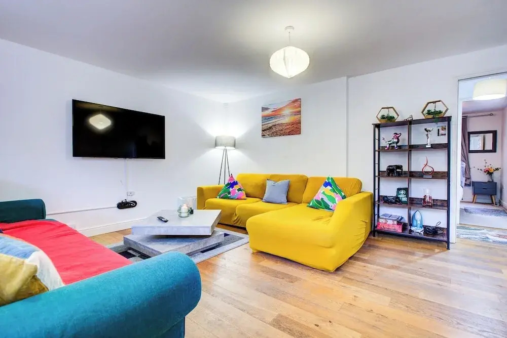 Spacious 2-bed Apartment, Family With Pets Welcome