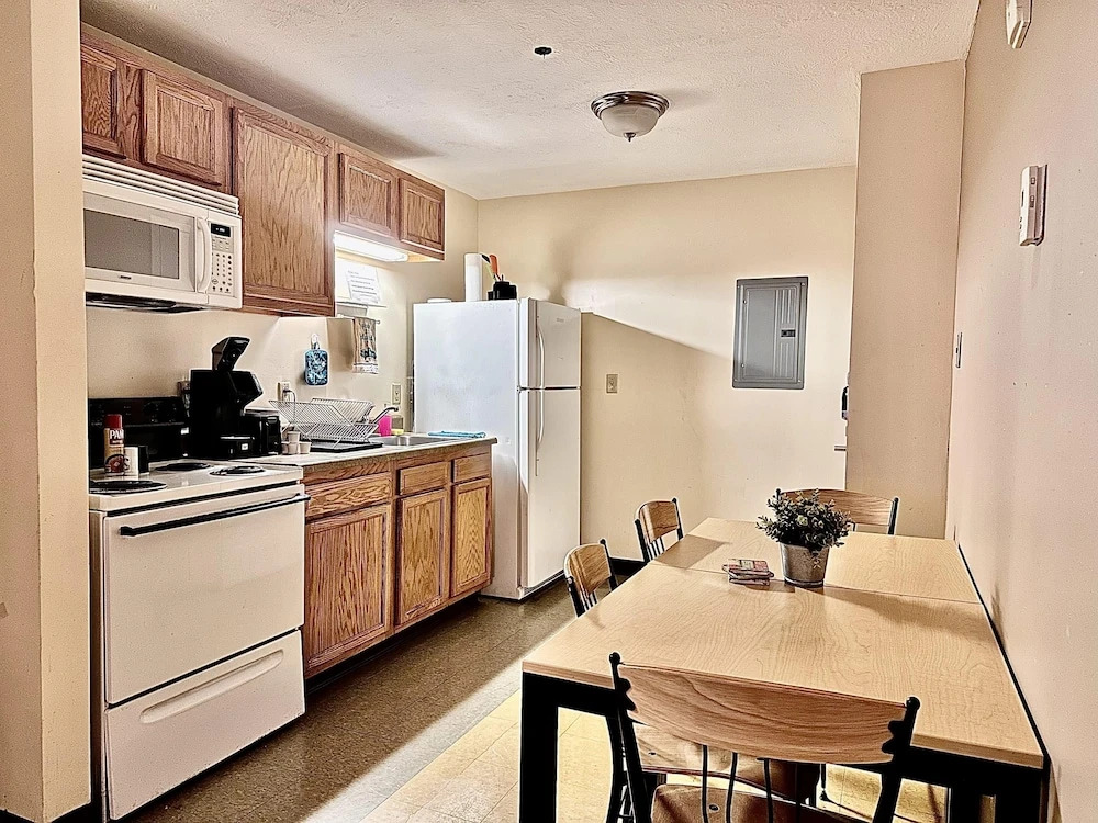 7 Beds Explore Downtown Pittsburgh Large Groups