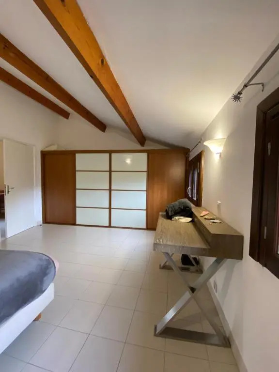 Corte Apparemment T3 en résidence privé