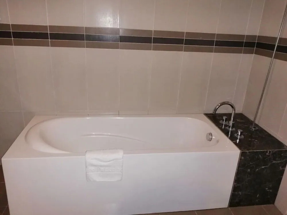 White Palace Thai Binh Hotel
