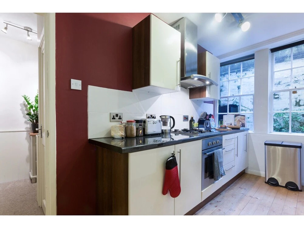Spacious, Garden Flat for 4 in Bath