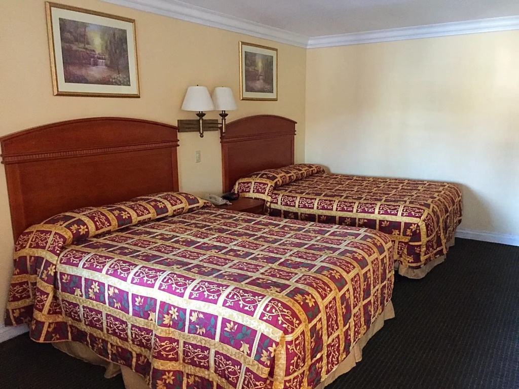 Colony Inn