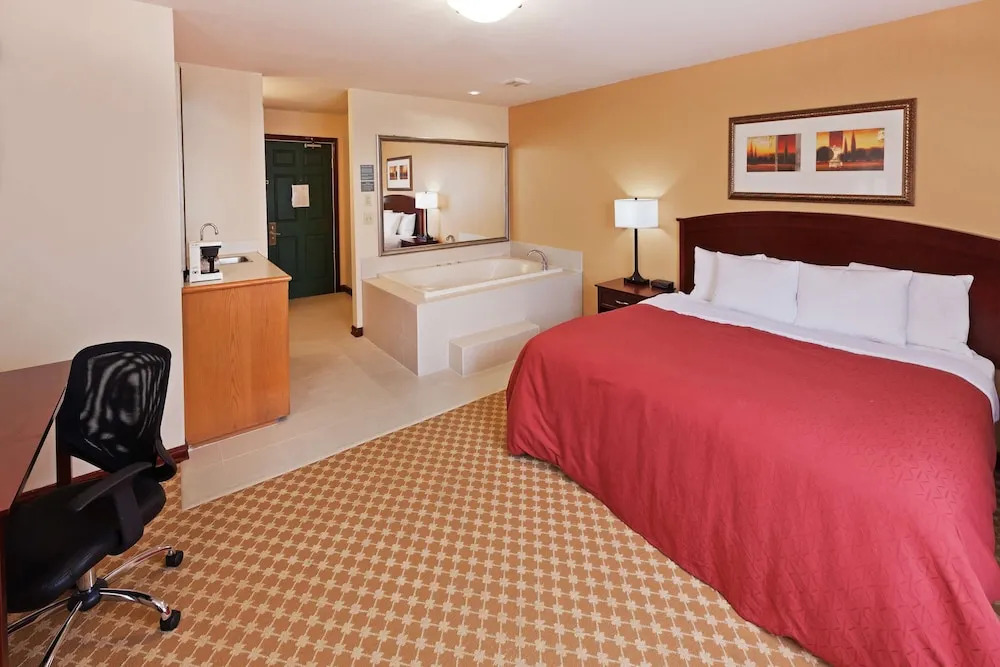 Holiday Inn Express & Suites Tulsa-Catoosa East I-44