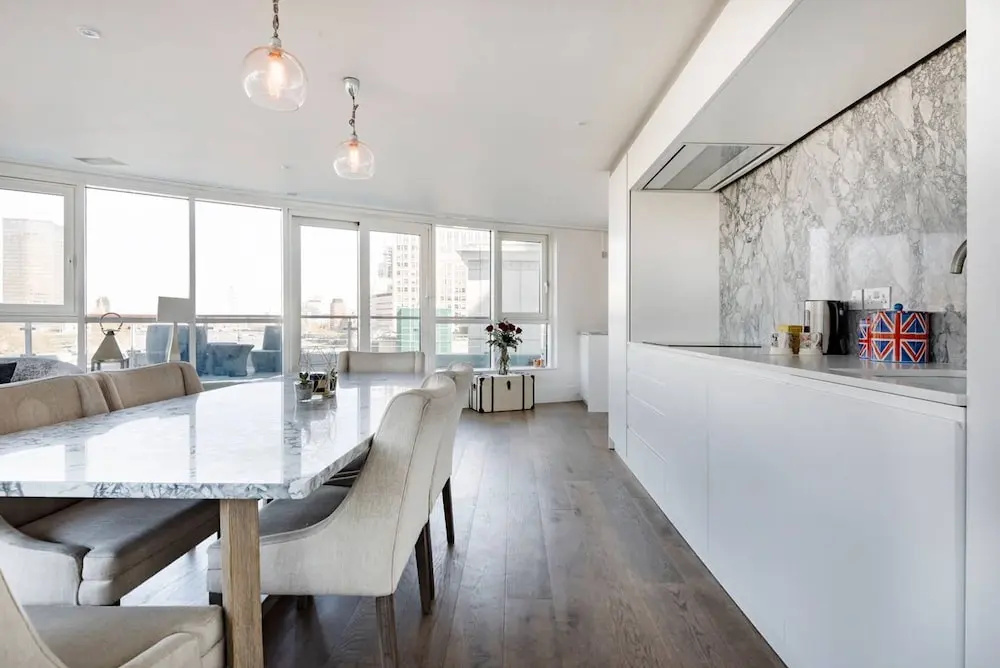 The English Rose Luxury 3 bed With Private Terrace - by Out of Office Lifestyle