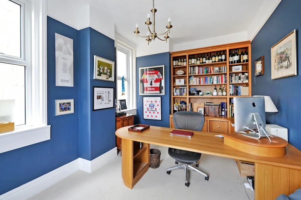 6 Bedroom Edwardian House in Bath
