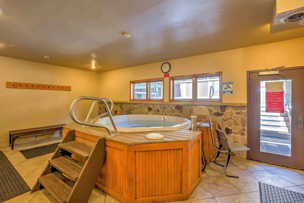 Breckenridge Basecamp: Steps to Snowflake Trail!