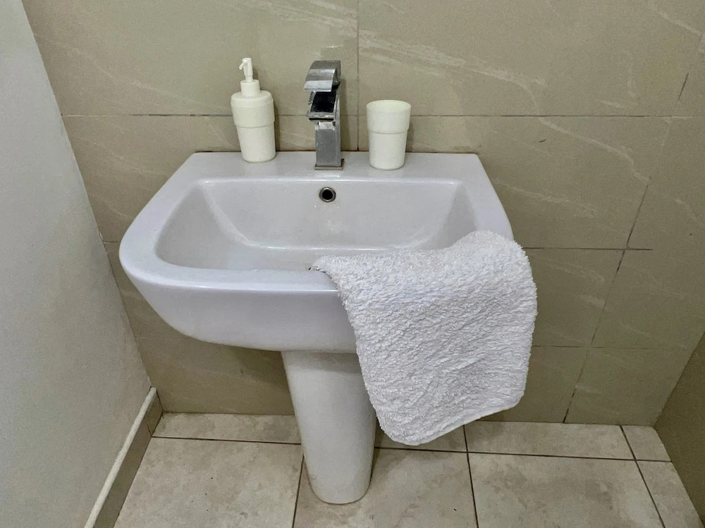 Beautiful one bed Apartment in Tema, Community 6