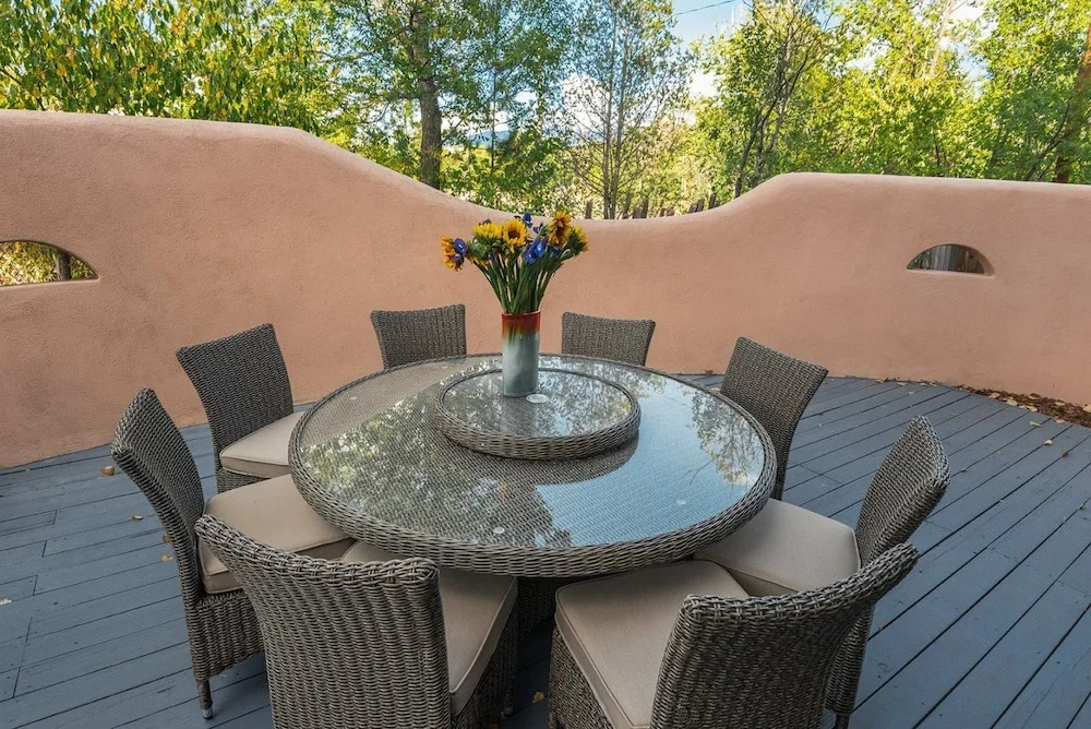 Encantada - Spacious and Luxurious Home, Walk to The Plaza
