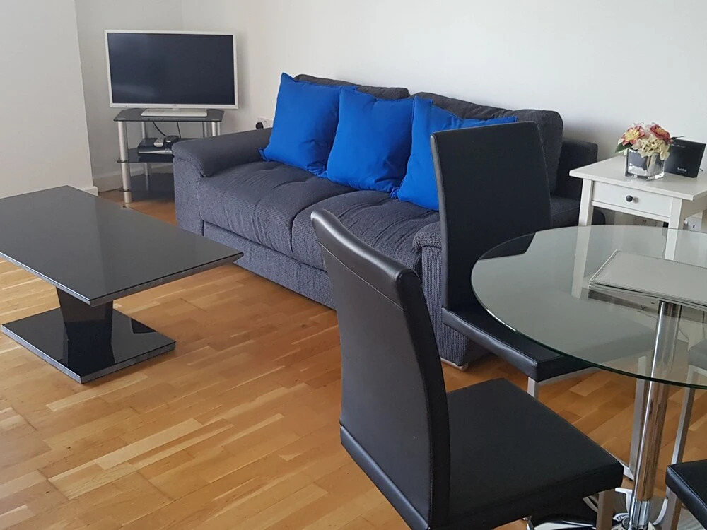 City Centre Hermitage 1 Bedroom Serviced Apartment + Parking