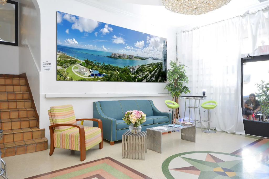South Beach Rooms and Hostel