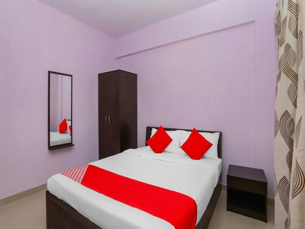 OYO 18600 Krish Lakeside Comforts