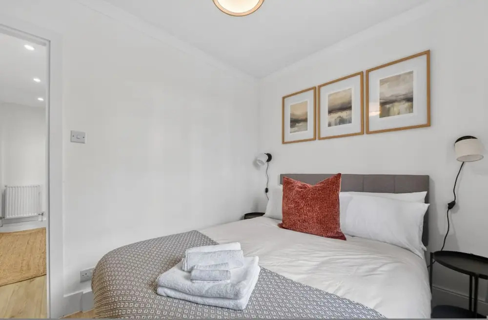 Madeira 2BR Garden Retreat in Bromley With Street Parking