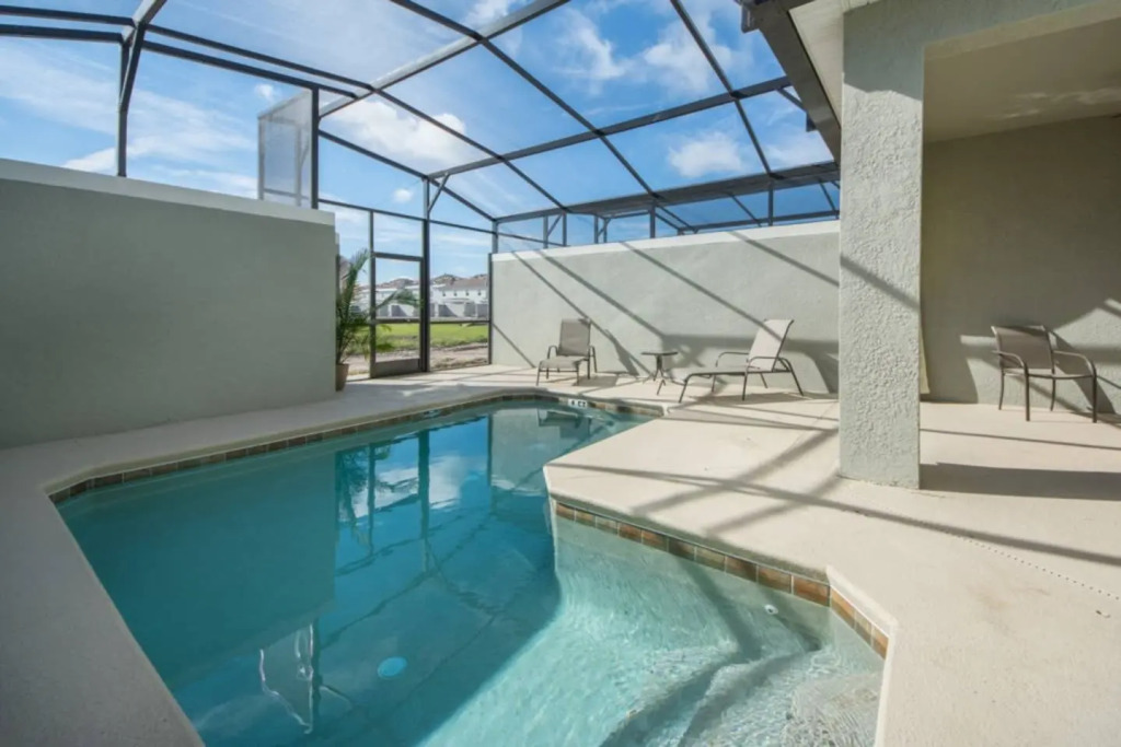 Comfortable villa at Storey Lake Resort near Disney