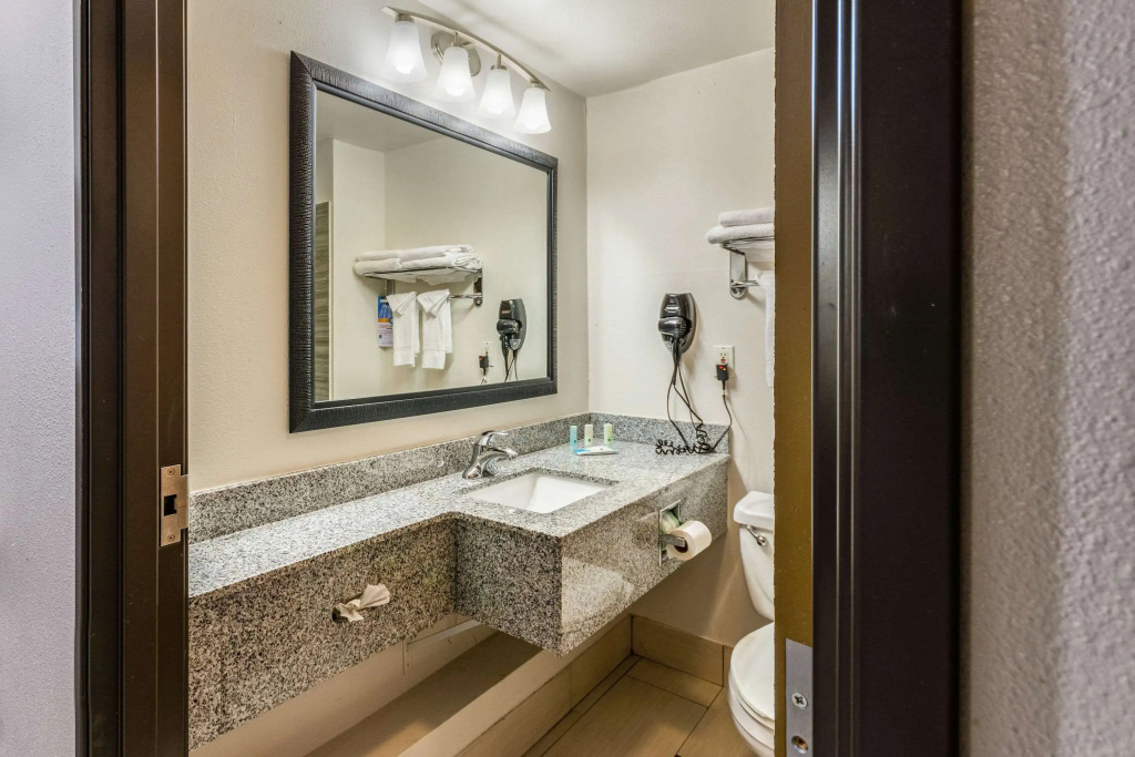 Quality Suites I-44