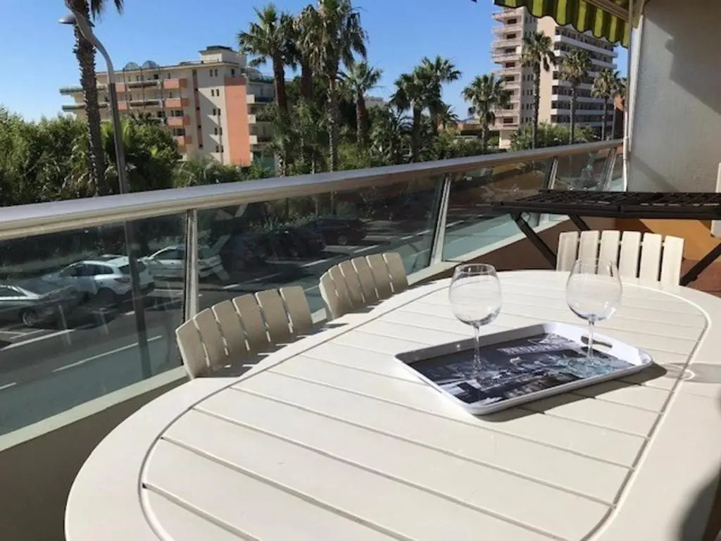 Appartement Le Lavandou, 2 pièces, 4 personnes - FR-1-308-123