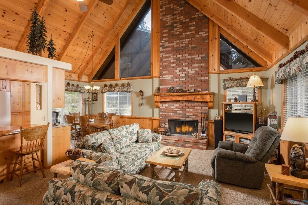2003-chalet House 3 Bedroom Home by Redawning