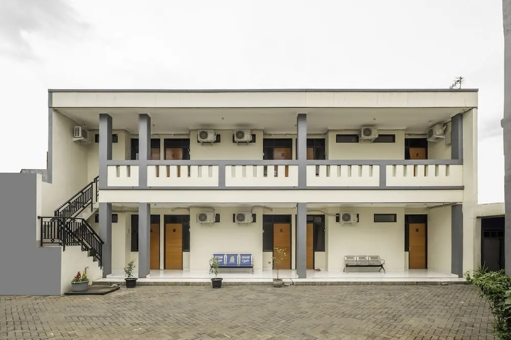 OYO 2418 Sutanto Guest House