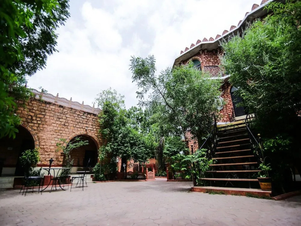 OYO 16799 Shikargarh Palace Resorts