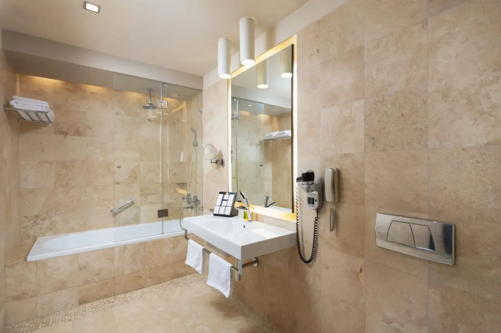 Golden Tulip Ana Dome Hotel