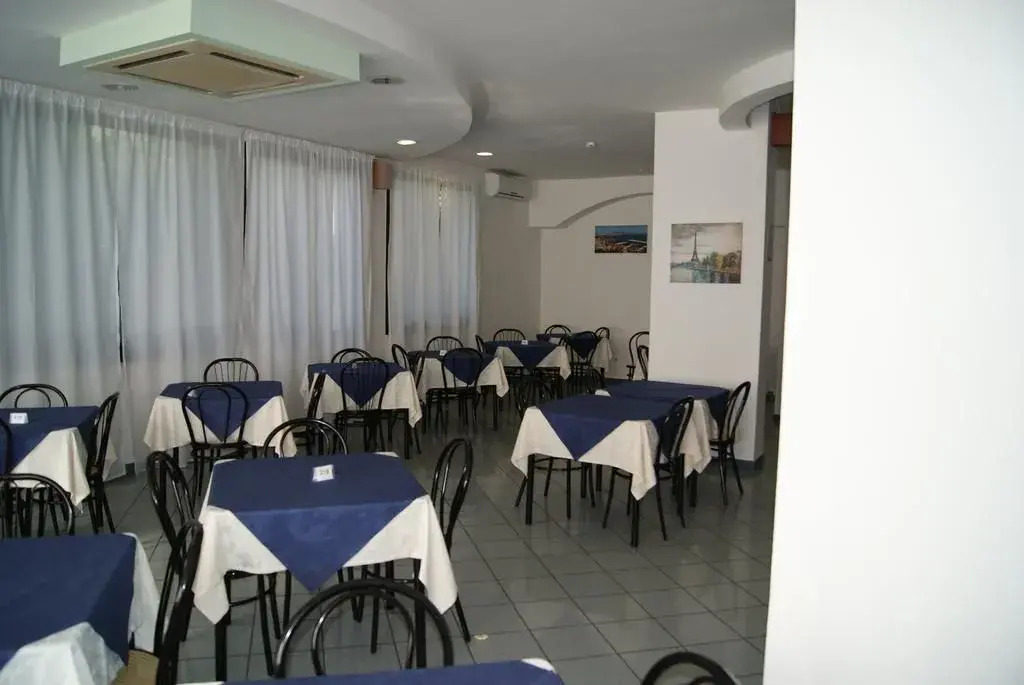 HOTEL VILLA ELISA