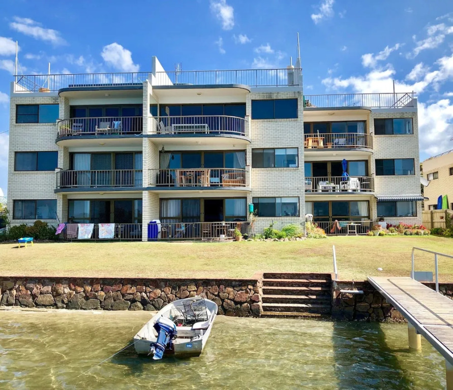 Wharf Lodge