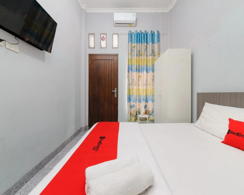RedDoorz Syariah @ Jalan Doktor Warsito Lampung