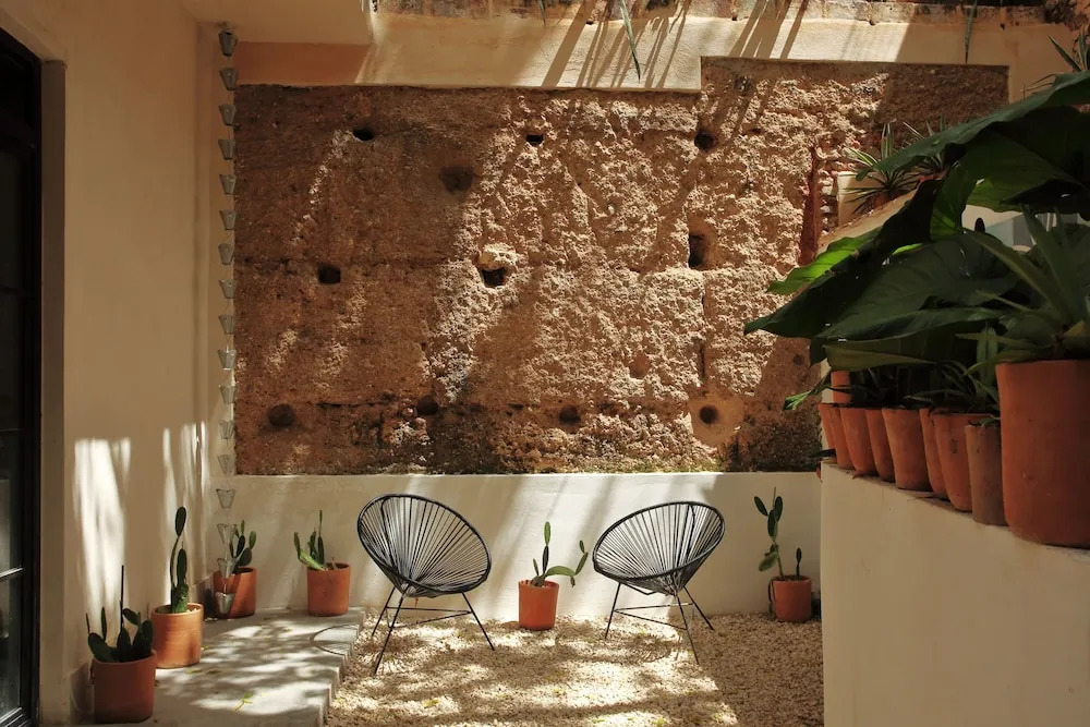 FIXIE LOFTS - Colonial Villa Suites with Pool