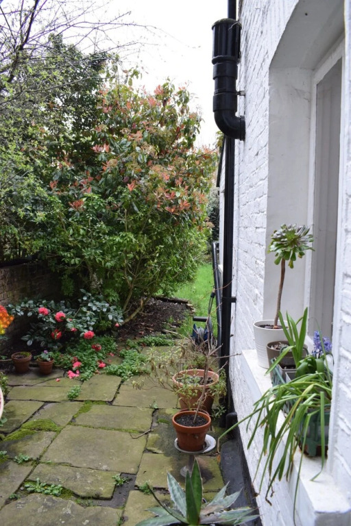 1 Bedroom Home With Garden Near Dalston