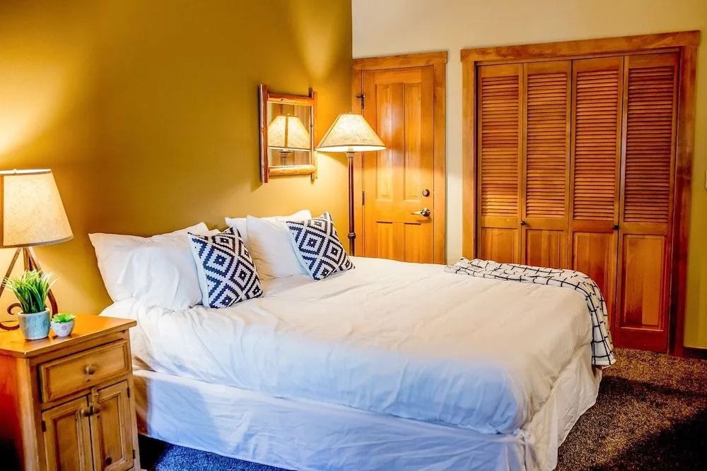 Arapahoe Lodge #8102 - 1 Br Condo