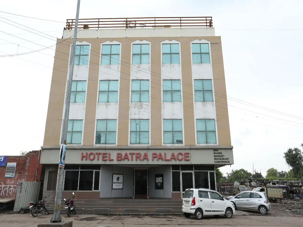 OYO 16647 Hotel Batra Palace