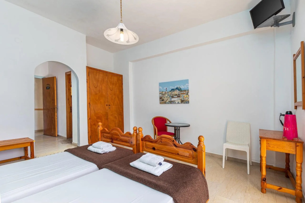 Alexandros Apartments